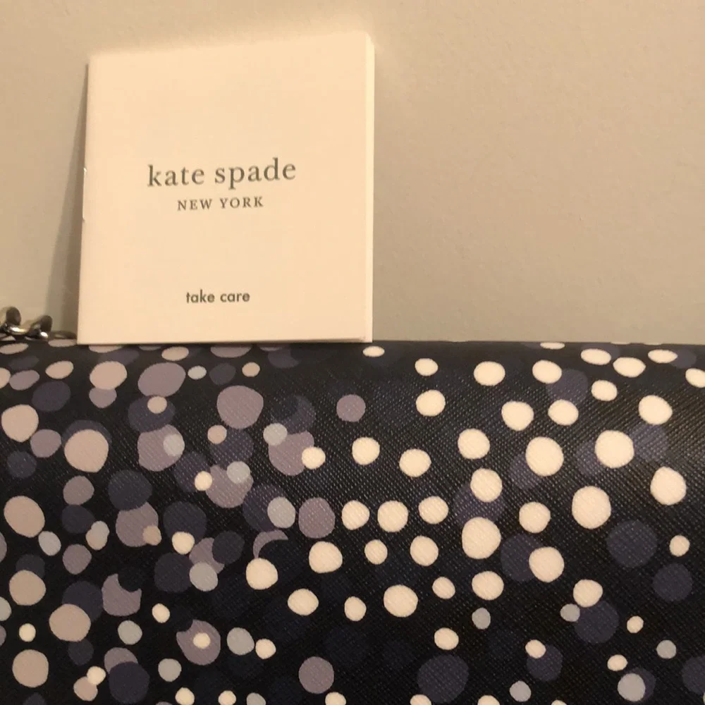 Beautiful Kate spade crossbody bag. - Picture 3 of 4